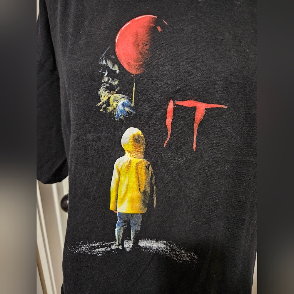 Grphic Tee Bundle - Picture 11 of 12